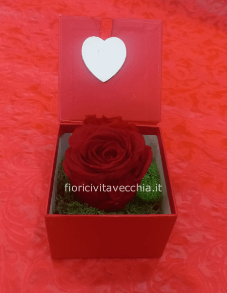 rosa stabilizzata con scatola cuore